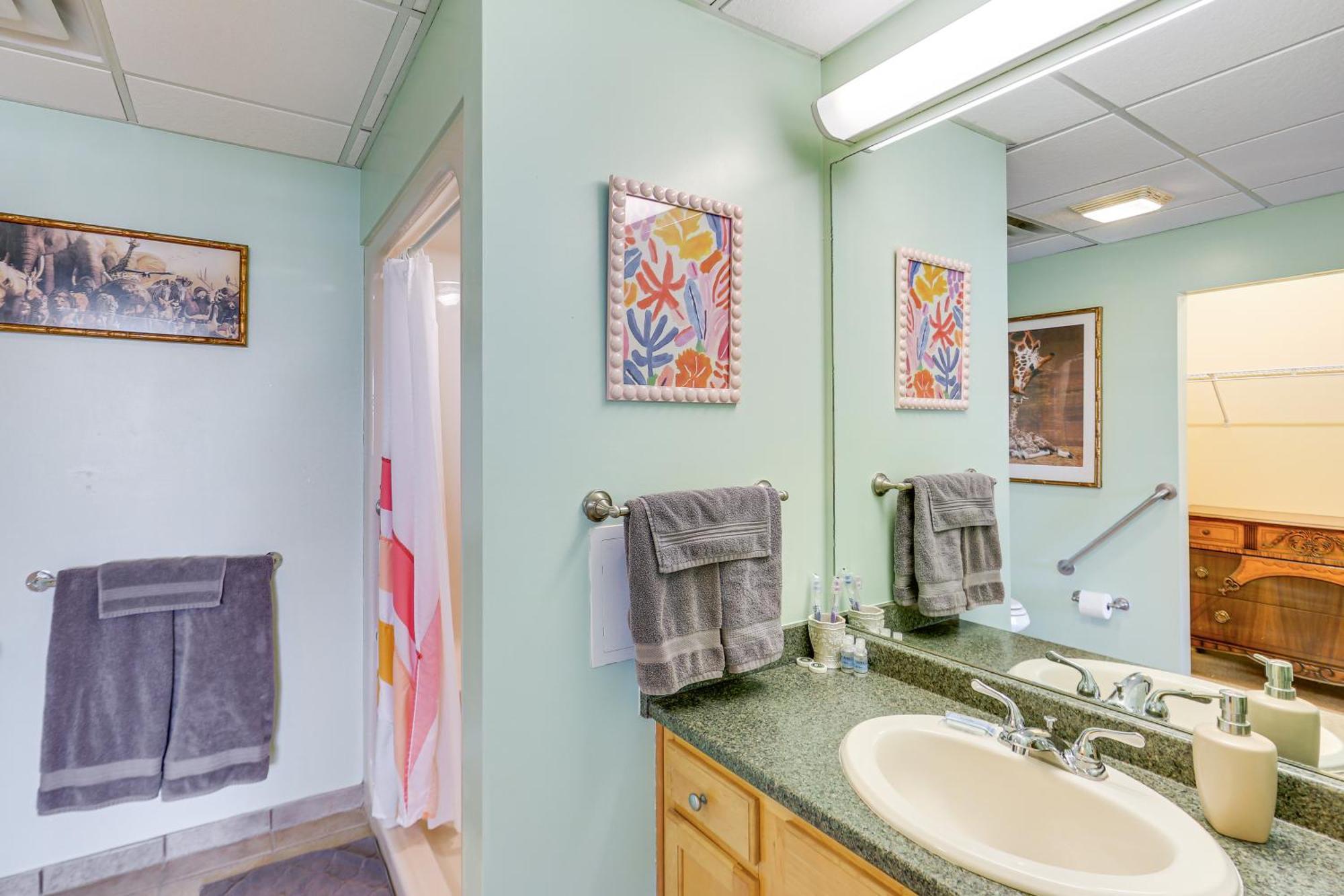 1 Mi To Allegheny River Studio! New Kensington